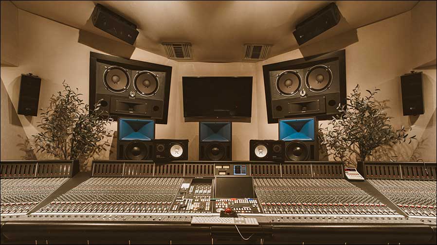 Das Studio 3 in den Larrabee Studios mit Bluehorn (Fotos: Michael Pieters).