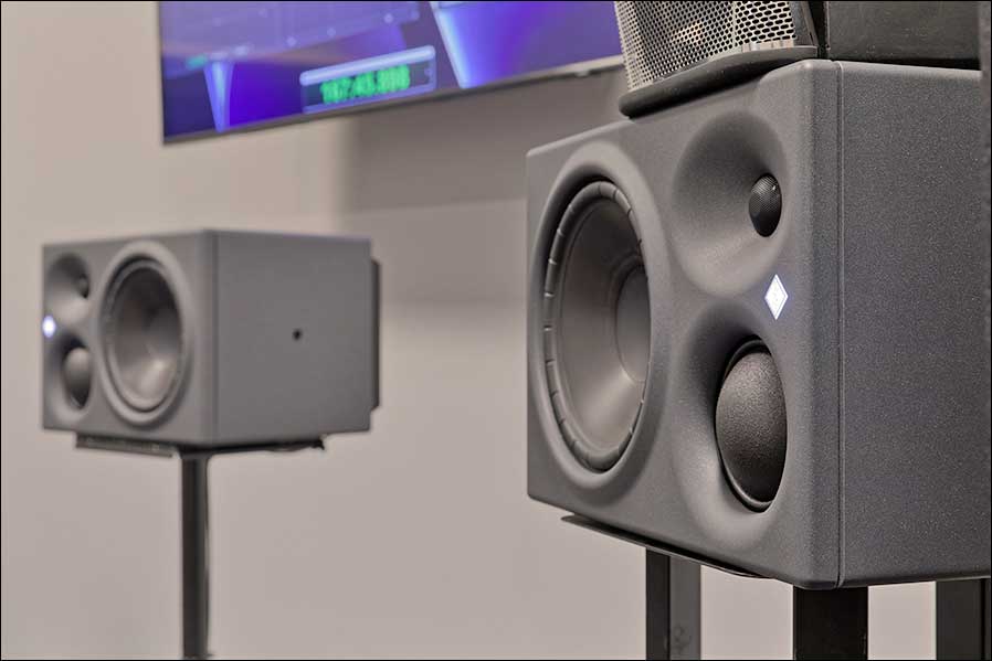 Elf KH 310 A Referenz-Abhörmonitore von Neumann sind Teil des 3D-Audio-Setups