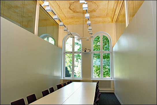 Mit neuer Audio-, Video- und Konferenztechnik präsentiert sich das wiedereröffnete Hamburger Gewerkschaftshaus.