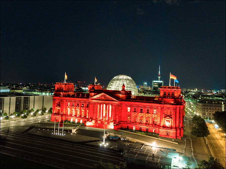 Night of Light: Bundestag in Rot