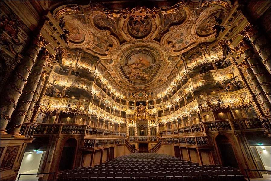 "Allesandro Nell'Indie" im Markgräflichen Opernhaus Bayreuth (Fotos: Louse Stickland)