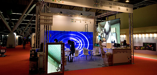 Hauptsache LEDs: JONSUNG auf der ISE