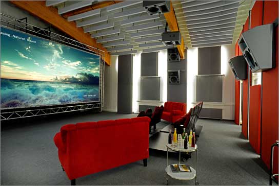 Demokino und Cine Sound Lab Showroom bei Amptown System Company in Hamburg