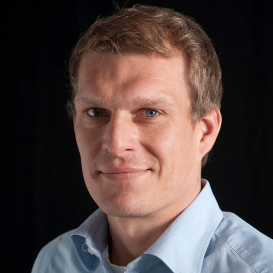 Jens Heymans bei projectiondesign auf DieReferenz.de