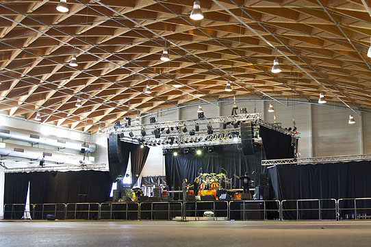 Metal Invasion Bühne in Straubing auf DieReferenz.de