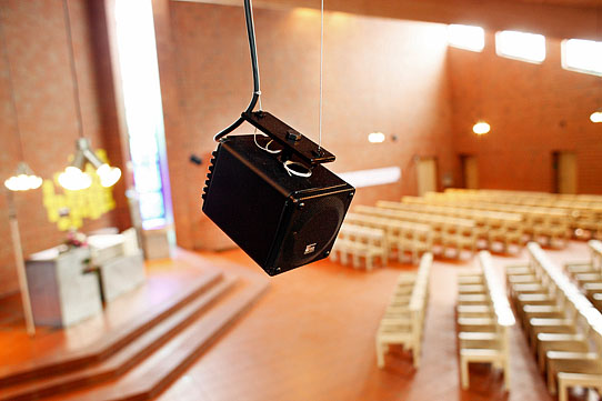 Meyer Sound MM-4XPD in St. Clemens in Nürnberg auf DieReferenz.de