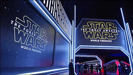 Christie-Technologie am roten Teppich der Weltpremiere von "Star Wars -  The Force Awakens"