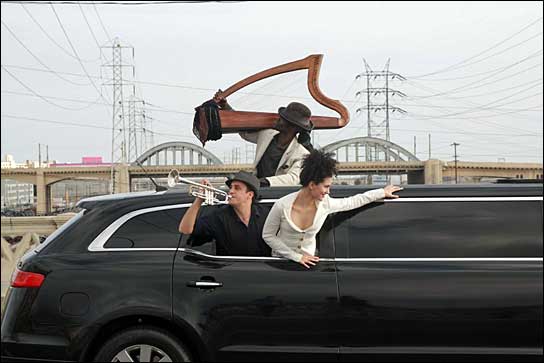 "Hopscotch", die weltweit erste Oper in fahrenden Autos. Derzeit in Los Angeles.