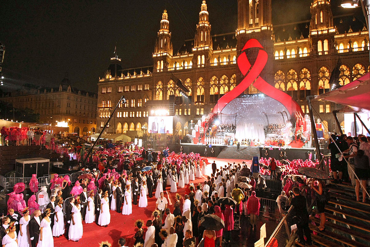 lifeball, city hall, vienna, hostel vienna