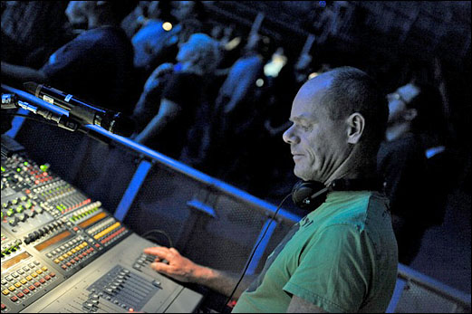 Klaus Scharff an der VENUE Konsole