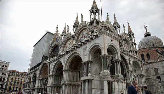 RCF Soundsystem in San Marco in Venedig auf DieReferenz.de