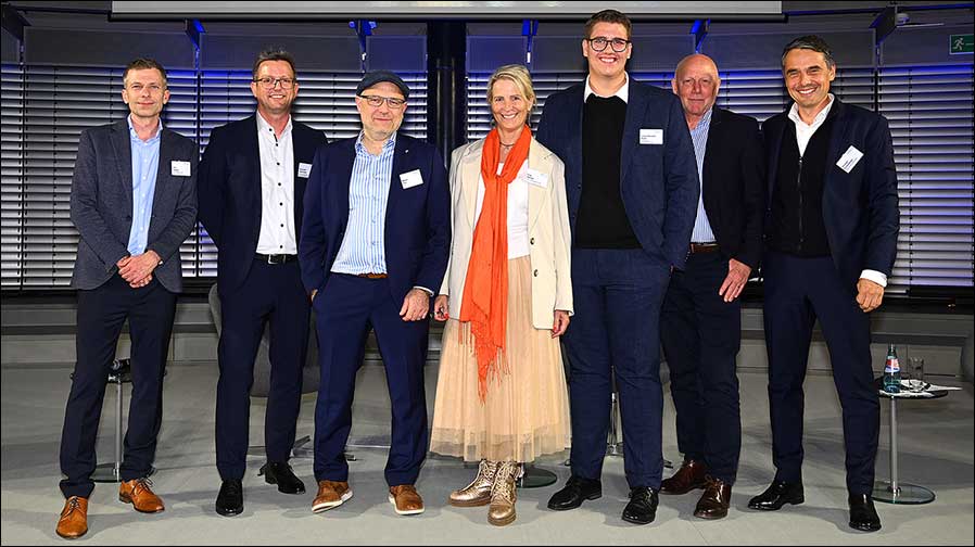 Der aktuelle Rat der Bundeskonferenz 2025/26 (v.l.): Jens Langner (Robe Deutschland), Alexander Ostermaier (fwd), Marcel Fery (TSE), Ellen Kamrad (MEE Eventmanagement), Justus Benedikt Brand (JustUs Events), Mike P. Heisel (Heisel Consulting), Christian Eichenberger (Rent Group), Foto: Stephan Kwiecinski