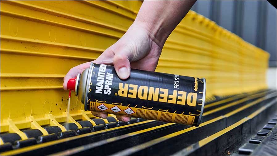 Das Maintenance Spray 400 ml ist ab sofort erhältlich (Fotos: Adam Hall Group)