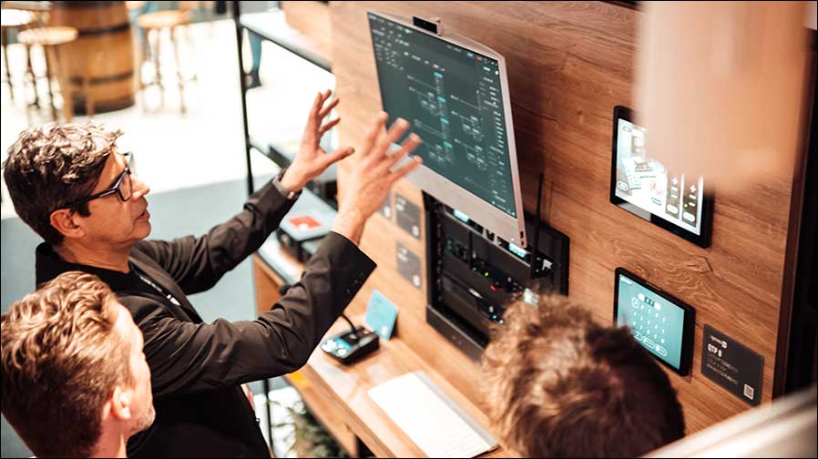 Adam Hall Group auf der ISE 2026 (Fotos: Adam Hall Group)