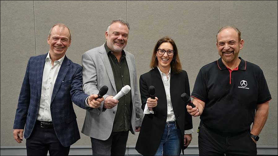 Jetzt sind sie ein Team: Kalle Hvidt Nielsen, DPA Microphones CEO, James Gordon, Audiotonix CEO, Marika Stangherlin, Wisycom CSO (Chief Sales Officer) und Martin Seidl, Austrian Audio CEO.
