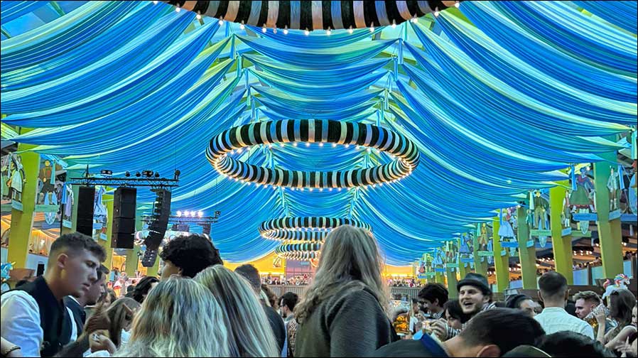 Das neue Licht in der Ochsenbraterei auf dem Münchner Oktoberfest (Foto: BT.innotec)