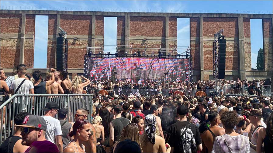 Super Wetter, tolle Location, top Sound: das Hasardeur-Festival machte seinem guten Ruf auch in diesem Jahr alle Ehre (Fotos: Daniel Vollrath)