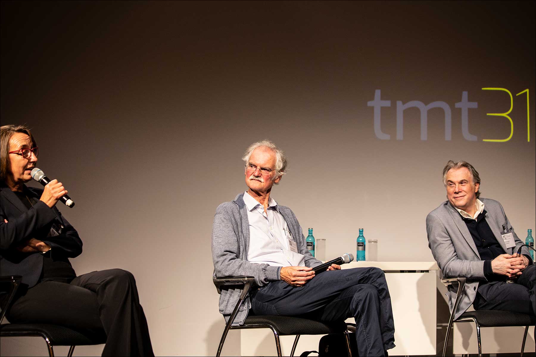 Die 3-D-Dinosraurier beim Roundtable (Foto: Tom Becker)