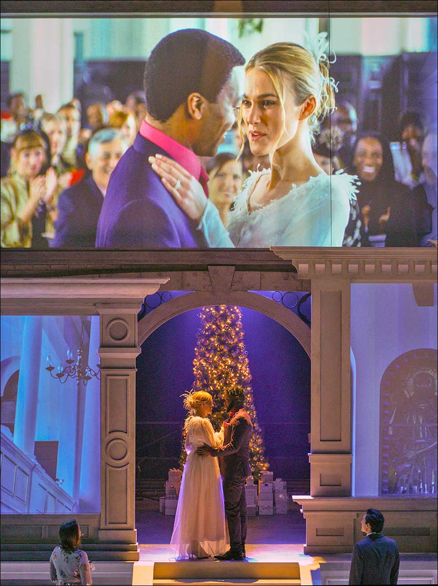 Love Actually mit viel Licht aus Karlsbad (Fotos: Lawrence K. Ho).