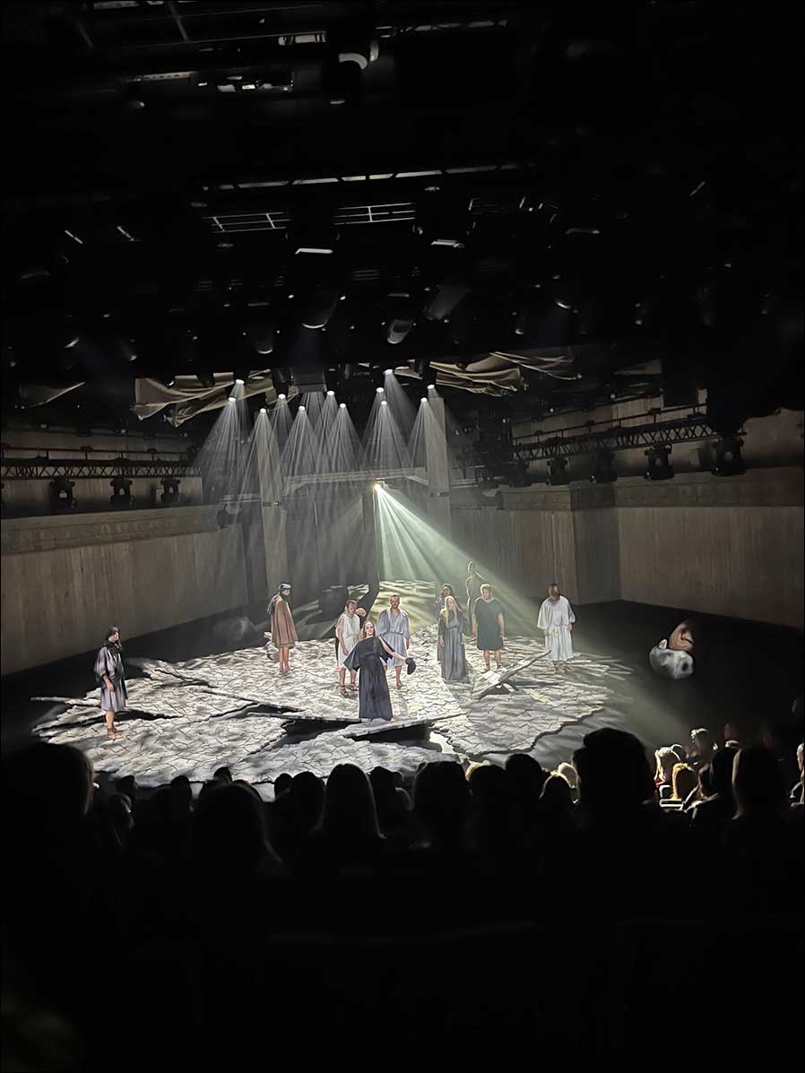 Griechische Mythologie: „Iphienie.Agamemnon.Elektra“ zog die Zuschauer in ihren Bann (Fotos: ETC)