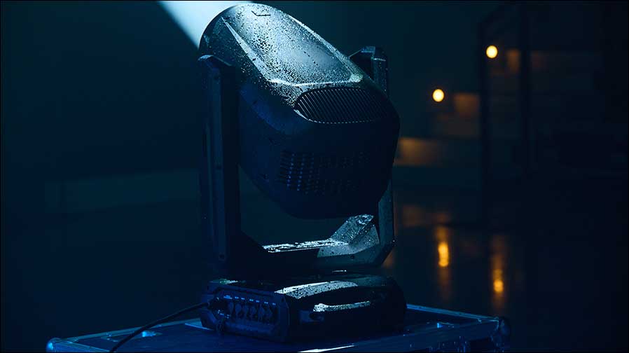 Jetzt neu und sofort lieferbar: Cameo OPUS X4 IP (Fotos: Adam Hall Group)