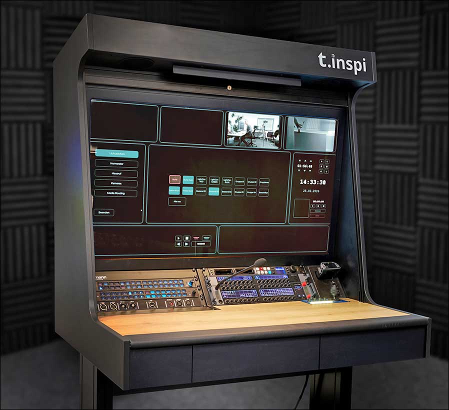 Kern des Systems ist der 55-Zoll-Touchscreen, über den alle Funktionen intuitiv gesteuert werden