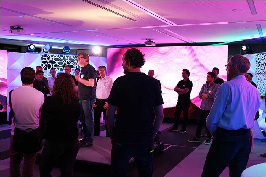 "LED us entertain you" – Infotainment bei GAHRENS + BATTERMANN