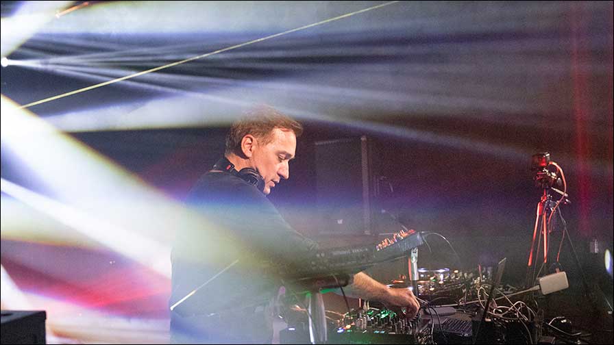 Paul van Dyk im Experience Center der Adam Hall Group