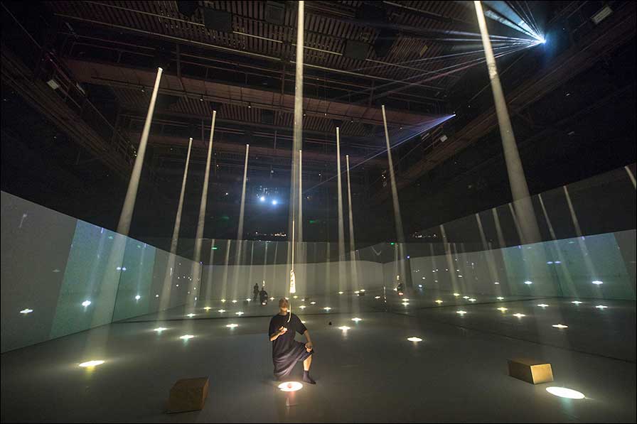 "Bach is Heart Sutra": Gesteigerte Kreativität mithilfe modernster Bühnen- und Lichttechnik.