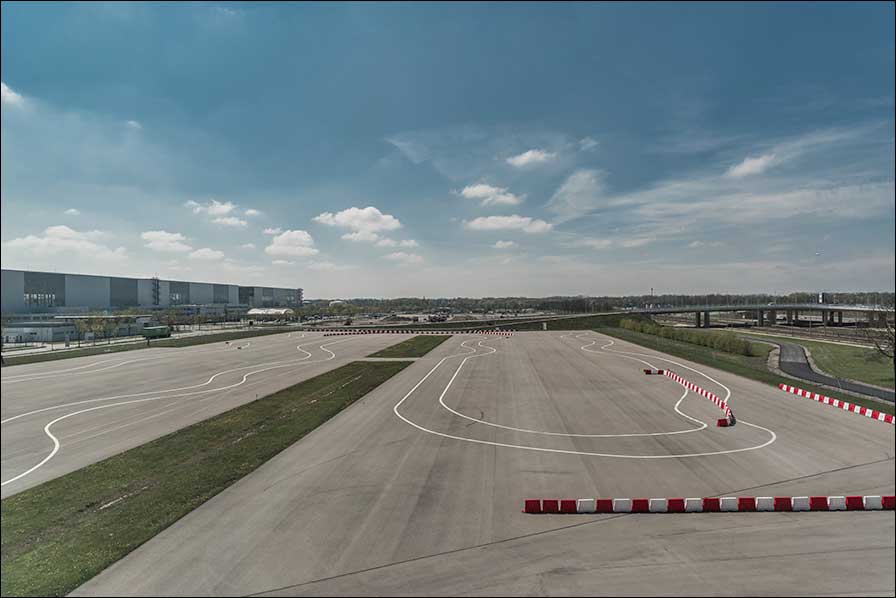 Das Audi Brand Experience Center am Münchner Flughafen (Fotos: Sebastian Göschl)