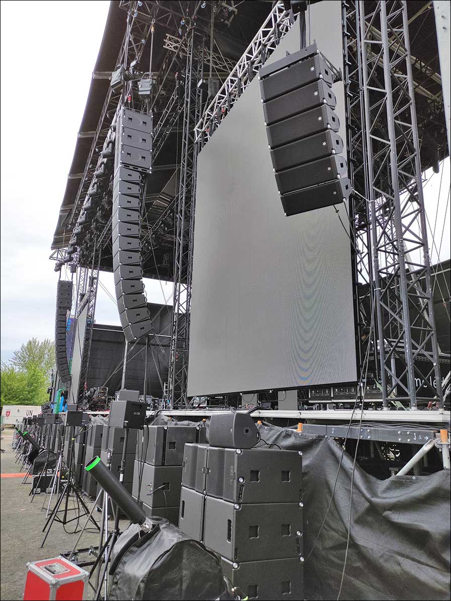 as aus einem CODA Audio-AiRAY- und -ViRAY -System bestehende Setup beim Alm Open Air 2022