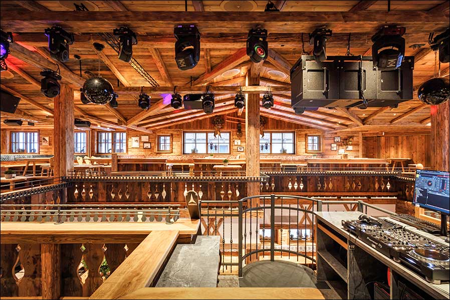 HighTech im urigen Ambiente der Trofana Alm (Foto: Geisler & Trimmel)