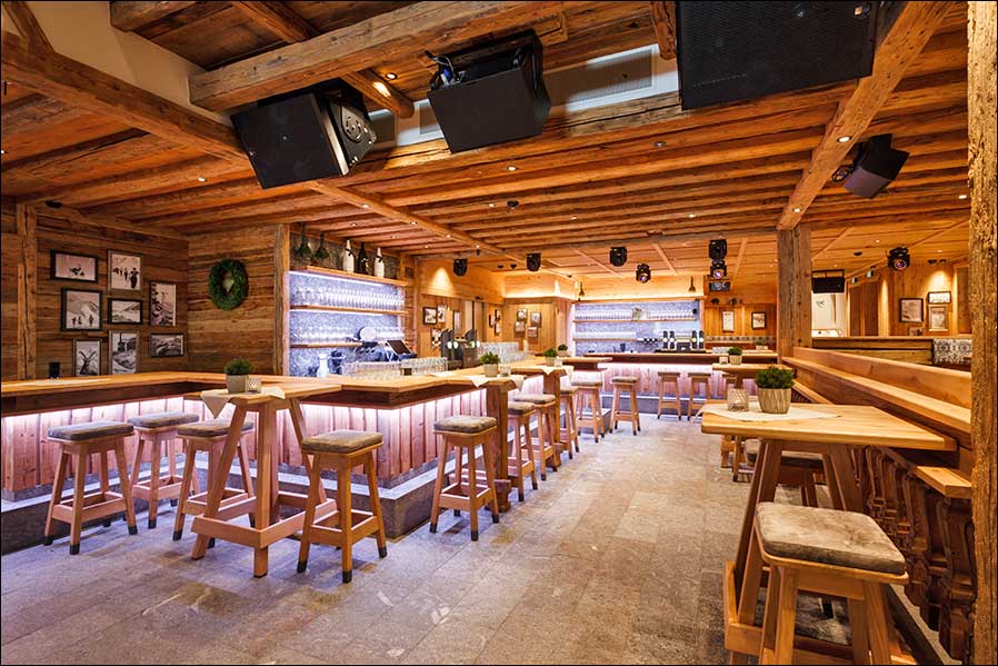 HighTech im urigen Ambiente der Trofana Alm (Foto: Geisler & Trimmel)
