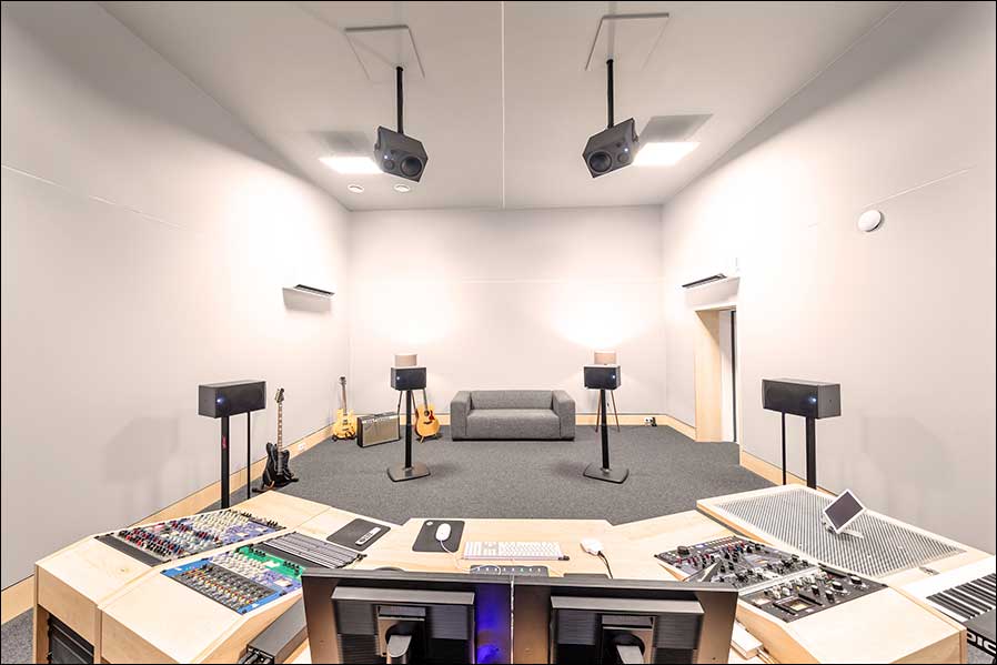 Die exquisite Dolby-Atmos-Regie wird klanglich höchsten Ansprüchen gerecht.