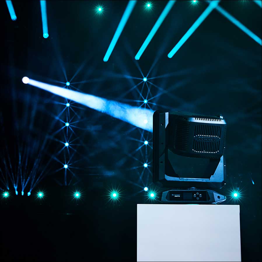 Cameo präsentiert den ORON H2 als weltweit ersten IP65 Hybrid Moving Head mit Phosphor-Laser-Engine (Fotos: Adam Hall Group).