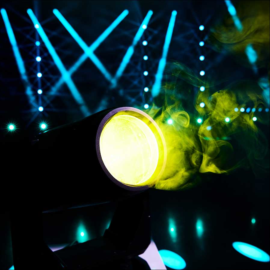 Cameo präsentiert den ORON H2 als weltweit ersten IP65 Hybrid Moving Head mit Phosphor-Laser-Engine (Fotos: Adam Hall Group).