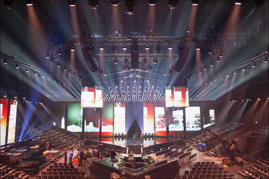 Kaum zu sehen: Beschallung für die Show in den MMC Studios (alle Fotos: dBTechnologies)