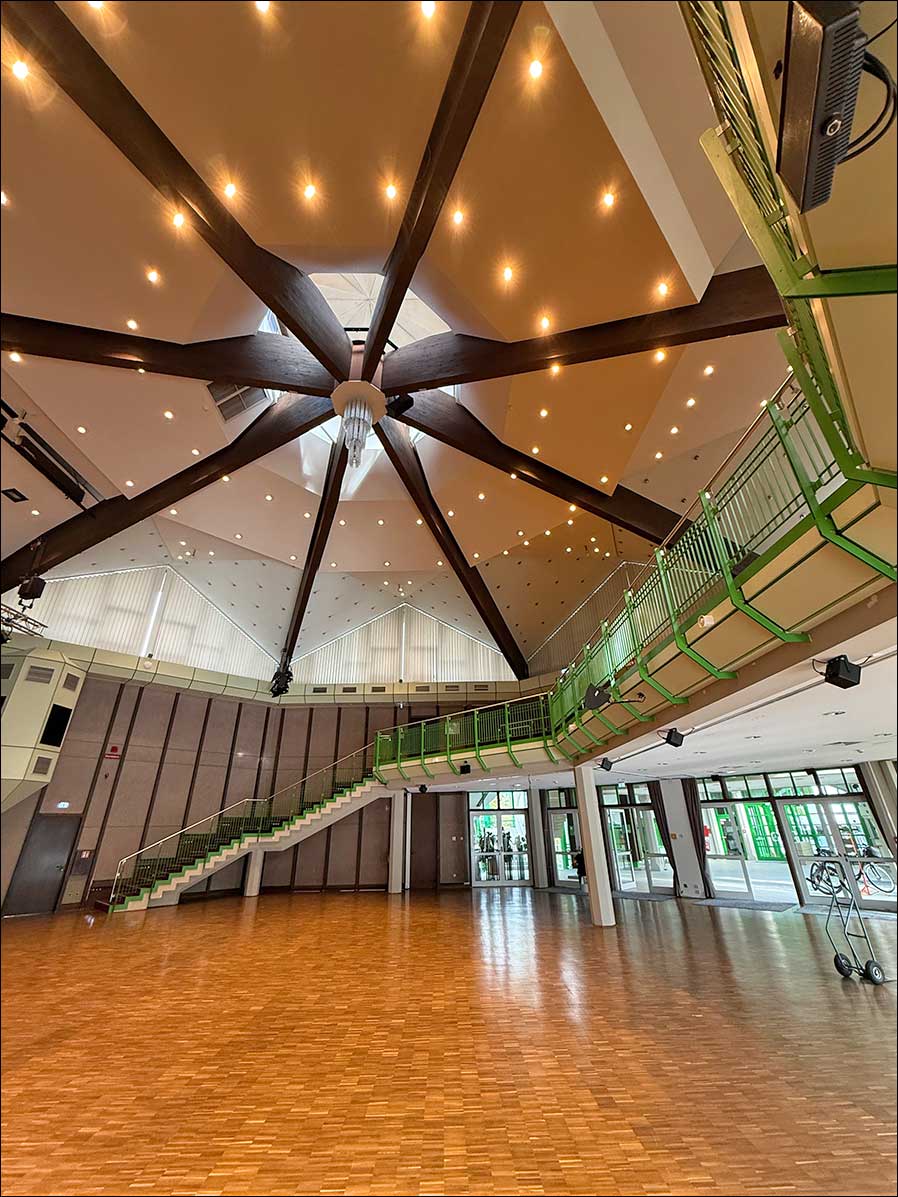 Jetzt mit CODA Audio: Kultur- und Kongresszentrum Linkenheim-Hochstetten (Fotos: TEQSAS)