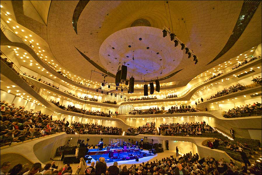 Bryan Ferry in der Hamburger Elbphilharmonie