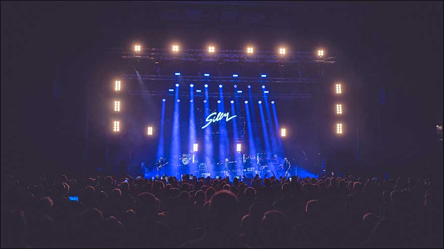 Mit Licht von Robe auf Tour: die Rock Legeneden (Fotos: Tom Groß)