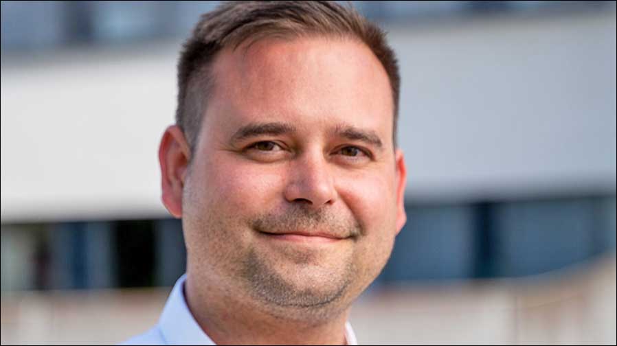 Er schaut zuversichtlich in die Zukunft: Marketingleiter Dominic Hoffmann von Kindermann (Foto: Kindermann).