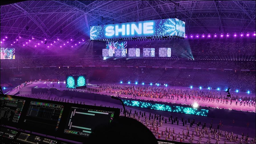 Nationalfeiertag in Singapur: 1.200 Bürger im Mittelpunkt - im Licht von 430 Scheinwerfern von Ayrton (Fotos: Felicia Khaw)