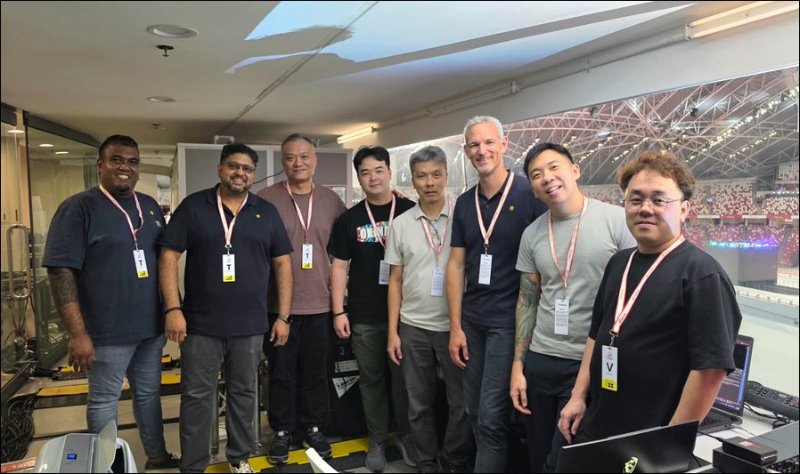 Das Team vor Ort (von links): David Prakash, Vijay Thaygarajoo, Tevin Heng, Tai Zi Feng, Joseph Gan, Michael Althaus, Michael Chan und Foon Guey Her (Foto: Vijay Thaygarajoo)