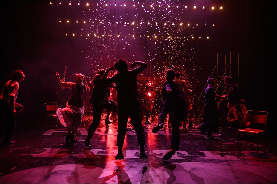 Neue Möglichkeiten mit dem Verfolger: Einsatz von Follow-Me an der Guildhall School of Music & Drama (GSMD) bei "As You Like It" (Fotos: David Monteith-Hodge)