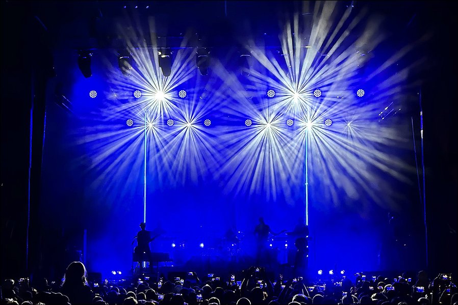 Auftritt im Schloss mit viel Licht von Robe: Nena 2026 (Fotos: Nicolas Becker)
