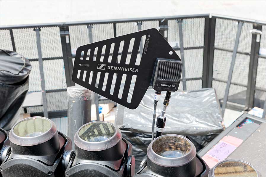 Bis zu 100 m lange CAT-Kabel verbanden die DAD-Antennen mit der jeweiligen Spectera Base Station