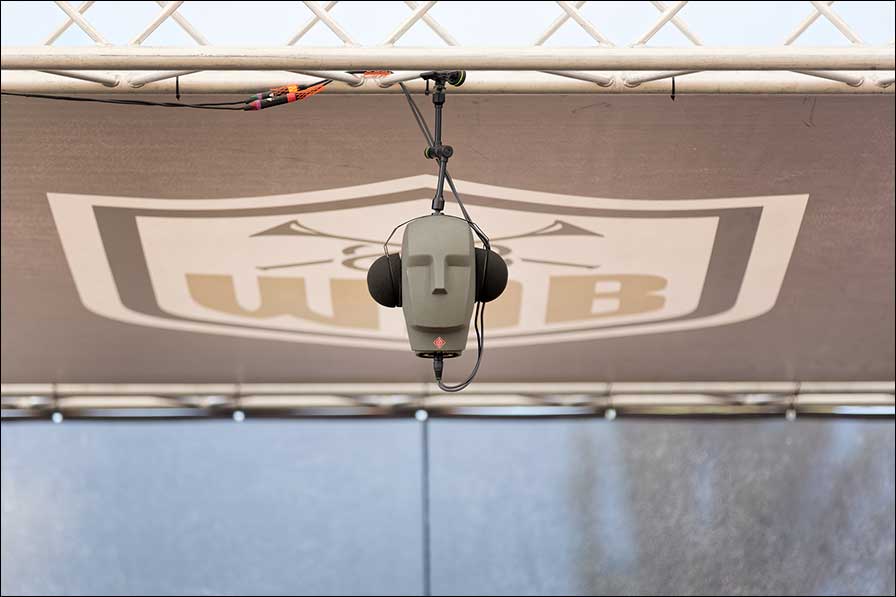 Ein Neumann KU 100 Kunstkopf wurde als binaurales Stereomikrofon eingesetzt (Foto: Sennheiser)