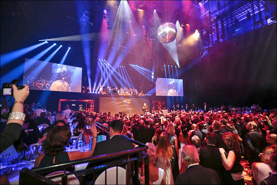 Opernball Nürnberg (Foto: Holger Krömer / www.roeschke.net)