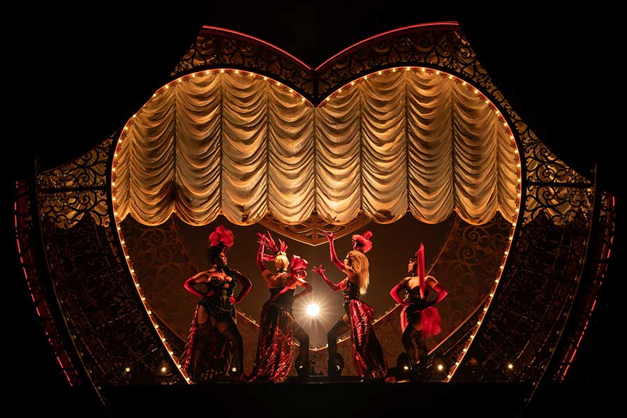 Mehr als einen Award gab es bereits für das Lichtdesign von Justin Townsend für „Moulin Rouge! Das Musical“ (Fotos: Mathew Murphy / BB Entertainment).