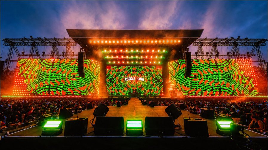 Reggae Land 2026 mit 500 GLP X-PAR 12Z (Foto: NJ Designs)